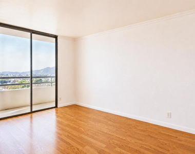 345 Pioneer Drive - Photo Thumbnail 10