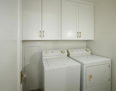 1233 N Isabel Street - Photo Thumbnail 10