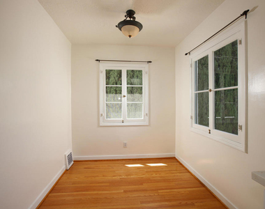 1233 N Isabel Street - Photo Thumbnail 9