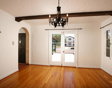 1233 N Isabel Street - Photo Thumbnail 6