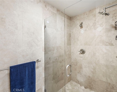 320 Encino Lane - Photo Thumbnail 19