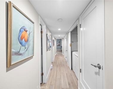 320 Encino Lane - Photo Thumbnail 37