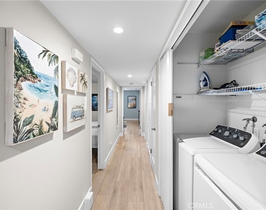 320 Encino Lane - Photo Thumbnail 21