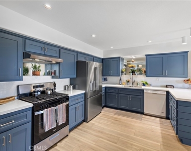 320 Encino Lane - Photo Thumbnail 28