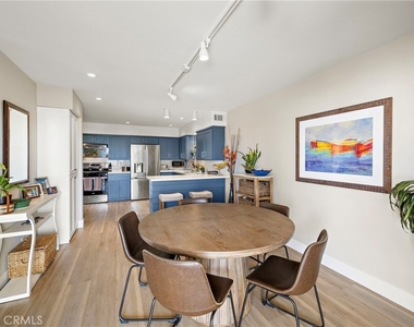 320 Encino Lane - Photo Thumbnail 30