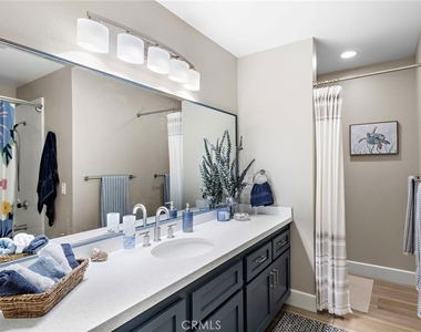 320 Encino Lane - Photo Thumbnail 15