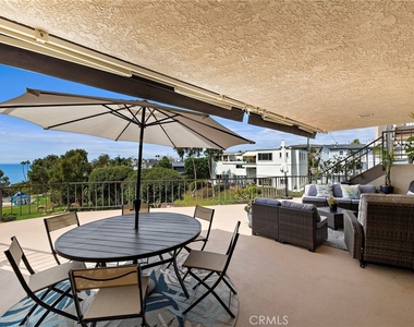 320 Encino Lane - Photo Thumbnail 4