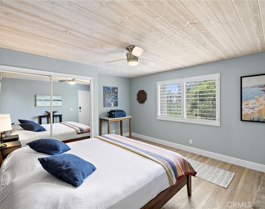 320 Encino Lane - Photo Thumbnail 36