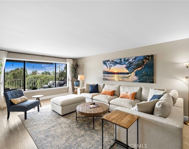 320 Encino Lane - Photo Thumbnail 7