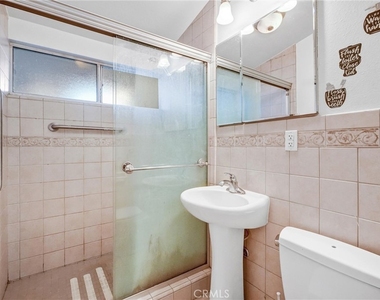 502 S Broder - Photo Thumbnail 13