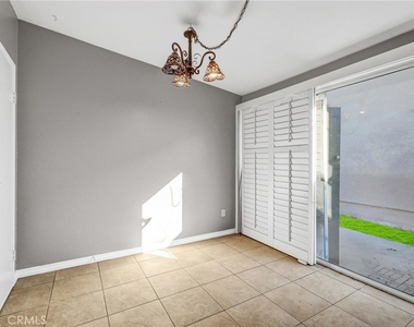 502 S Broder - Photo Thumbnail 15