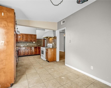 502 S Broder - Photo Thumbnail 9