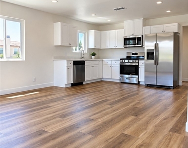 1040 El Camino - Photo Thumbnail 1
