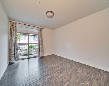 825 W Duarte Road - Photo Thumbnail 11