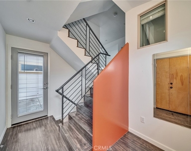 825 W Duarte Road - Photo Thumbnail 8