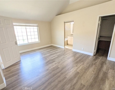 10 Santa Clara Street - Photo Thumbnail 6