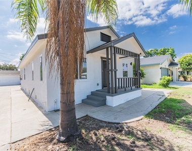 2620 W Olive Avenue - Photo Thumbnail 11