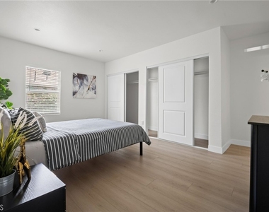 2620 W Olive Avenue - Photo Thumbnail 7
