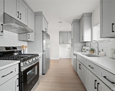 2620 W Olive Avenue - Photo Thumbnail 13
