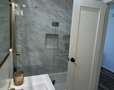 250 Linden - Photo Thumbnail 13