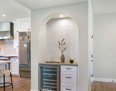 501 Elena Lane - Photo Thumbnail 16