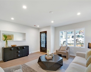 501 Elena Lane - Photo Thumbnail 5