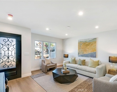 501 Elena Lane - Photo Thumbnail 2