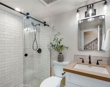 501 Elena Lane - Photo Thumbnail 8