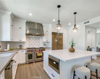 501 Elena Lane - Photo Thumbnail 20