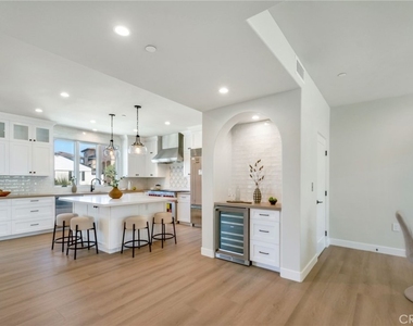 501 Elena Lane - Photo Thumbnail 18