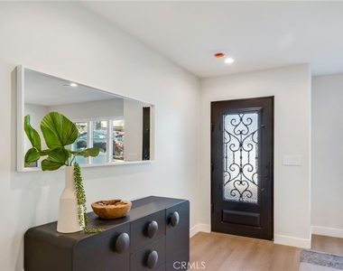 501 Elena Lane - Photo Thumbnail 1