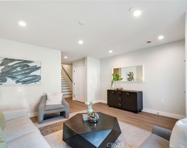 501 Elena Lane - Photo Thumbnail 4