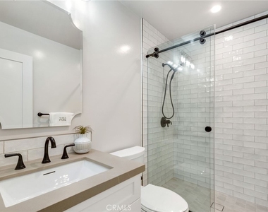 501 Elena Lane - Photo Thumbnail 11