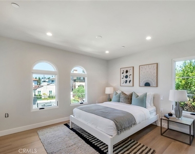 501 Elena Lane - Photo Thumbnail 32