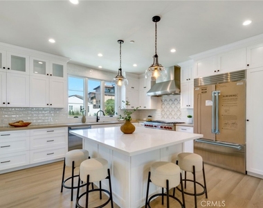 501 Elena Lane - Photo Thumbnail 19