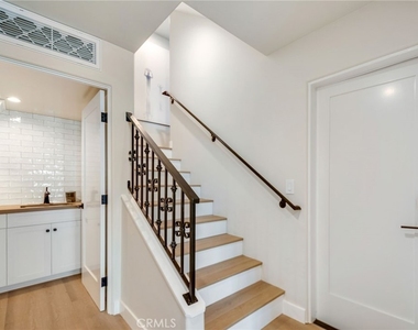 501 Elena Lane - Photo Thumbnail 7