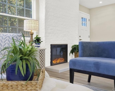 625 Santa Fe Drive - Photo Thumbnail 10