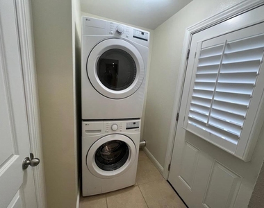388 W Virginia Street - Photo Thumbnail 14