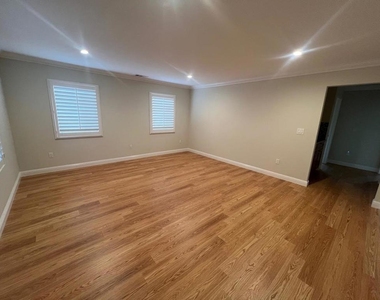 388 W Virginia Street - Photo Thumbnail 4