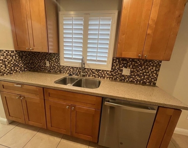 388 W Virginia Street - Photo Thumbnail 3