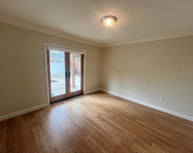 388 W Virginia Street - Photo Thumbnail 10