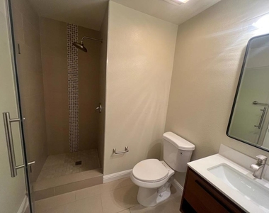 388 W Virginia Street - Photo Thumbnail 12