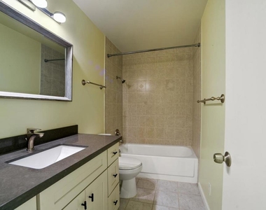 222 Laurel Street - Photo Thumbnail 5