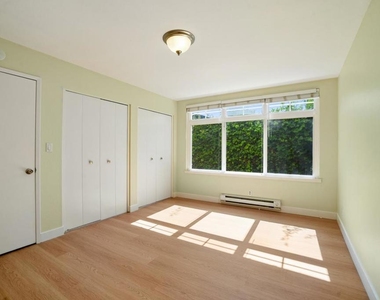 222 Laurel Street - Photo Thumbnail 6