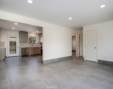 7412 Deer Trail - Photo Thumbnail 4