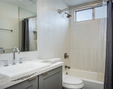 7412 Deer Trail - Photo Thumbnail 10