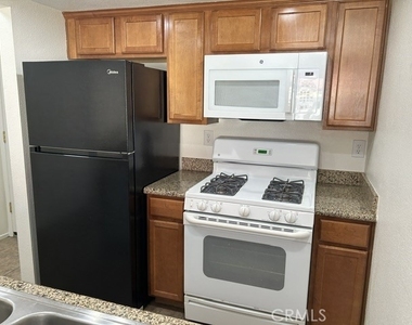 1136 W Blaine - Photo Thumbnail 3