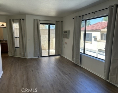 1136 W Blaine - Photo Thumbnail 10