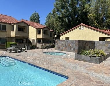 1136 W Blaine - Photo Thumbnail 18