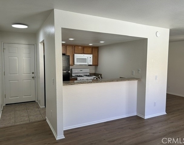 1136 W Blaine - Photo Thumbnail 1